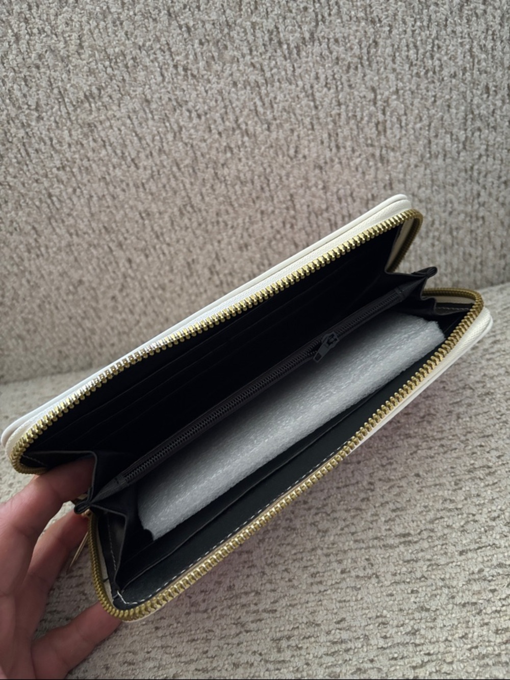 Hello Kitty Pink Wallet - Picture 3 of 6